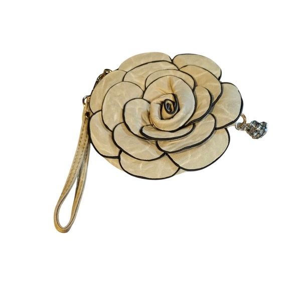 Leather Flower Wristlet w/ Beaded Flower Dangle - Picture 2 of 8